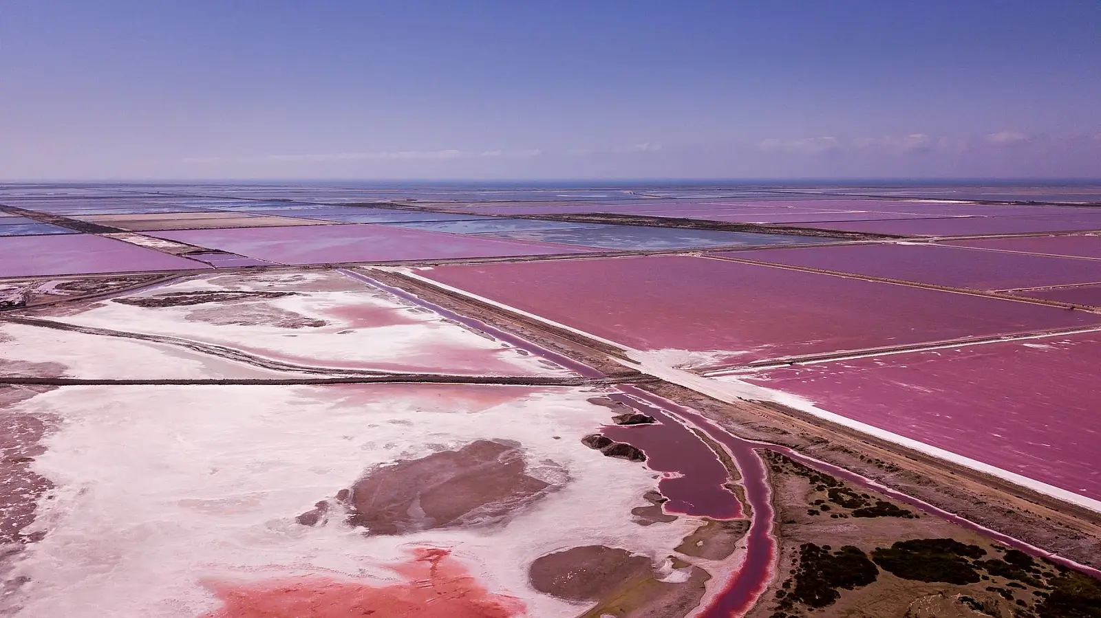Edge of Ntwetwe Pan, Makgadikgadi, on a concession adjoining Makgadikgadi Pans National Park