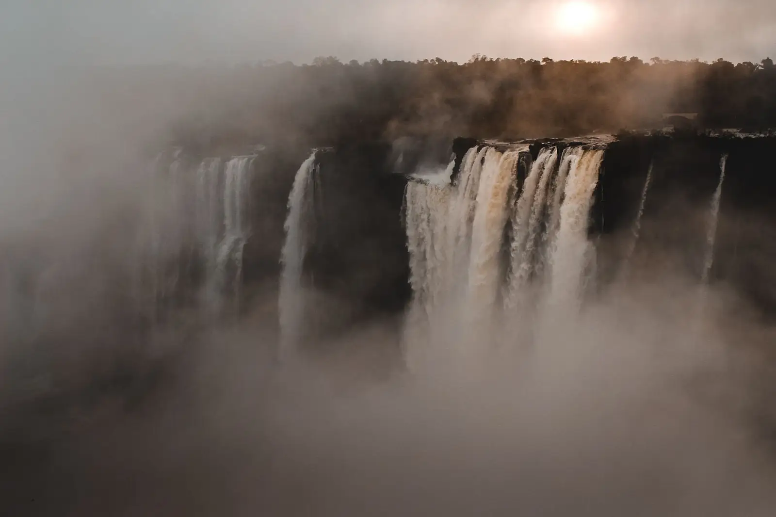12 West Drive, Victoria Falls town, Zimbabwe — 1.2km/15-minute walk from the falls entrance, 500m from the town centre